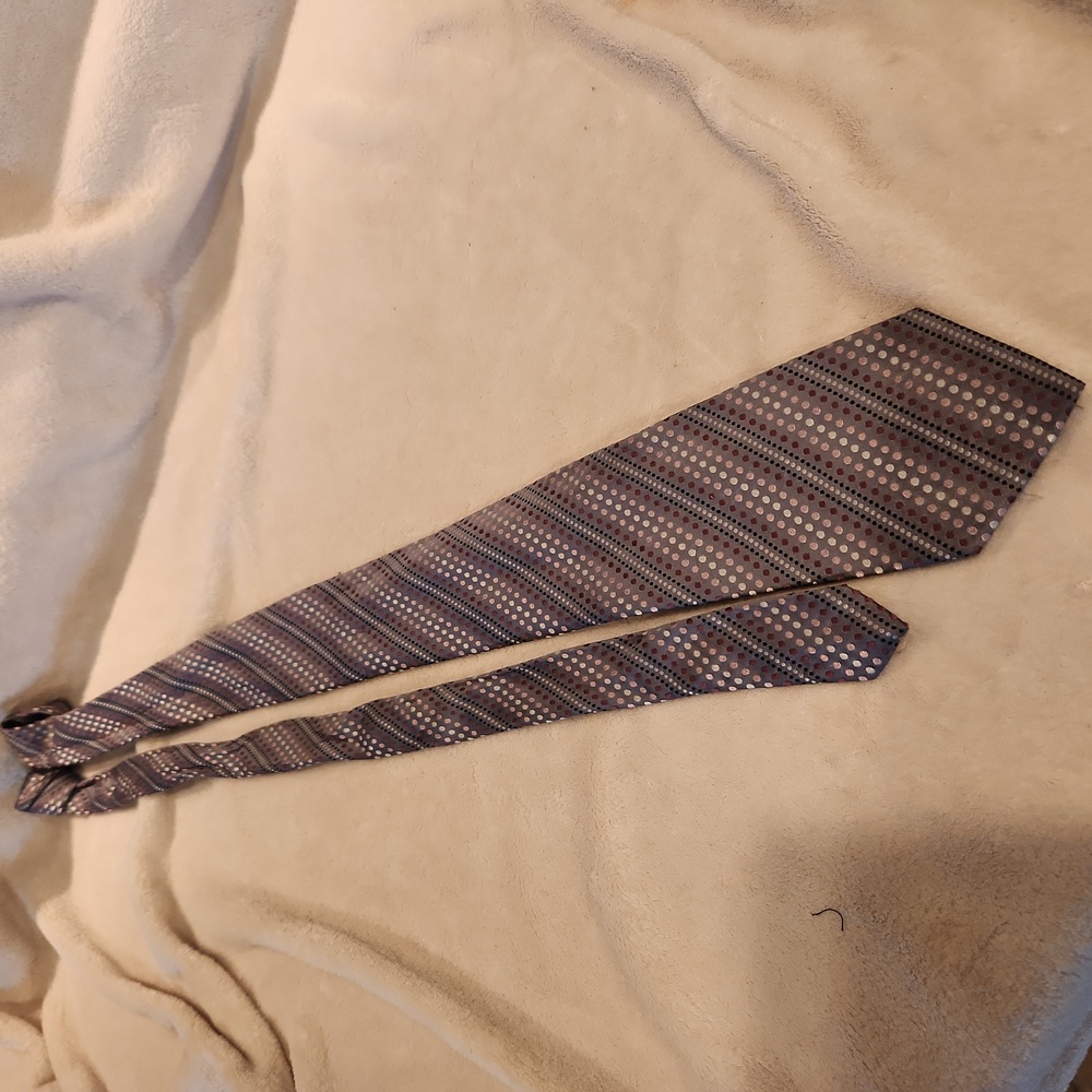 Geoffrey Beene polka dot tie